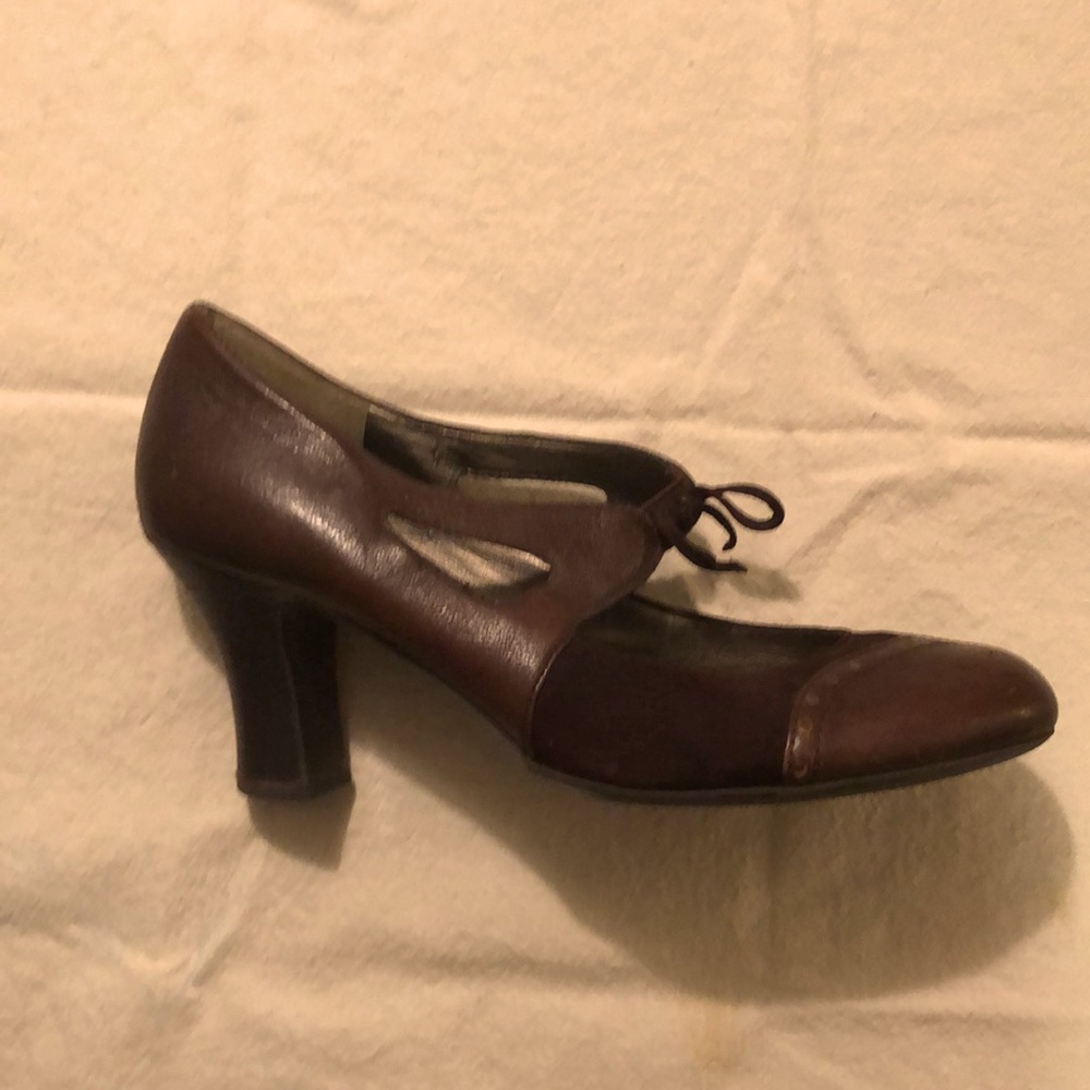 Perfect vintage heels 9 Vintage Naturalizer suede/leather combo w/elastic gusset - Picture 5 of 7